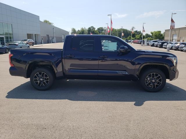 2025 Toyota Tundra Platinum CrewMax photo 4