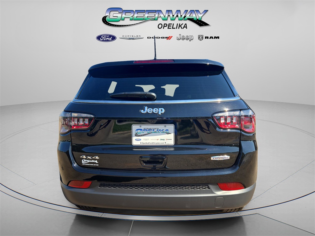 2025 Jeep Compass Latitude photo 4