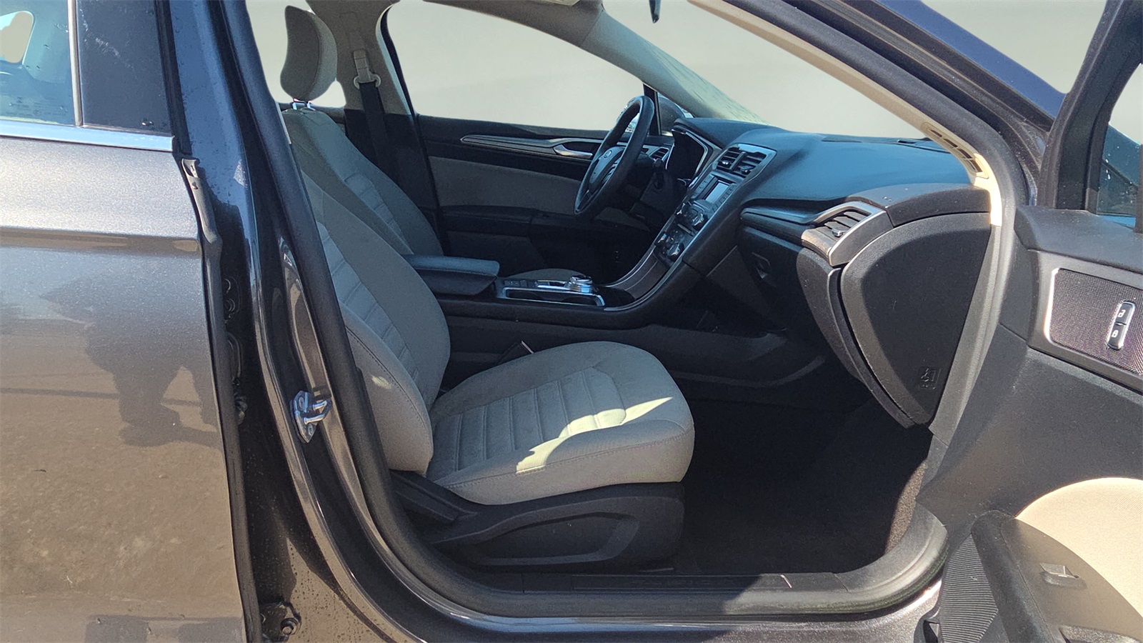 2018 Ford Fusion Hybrid S photo 11