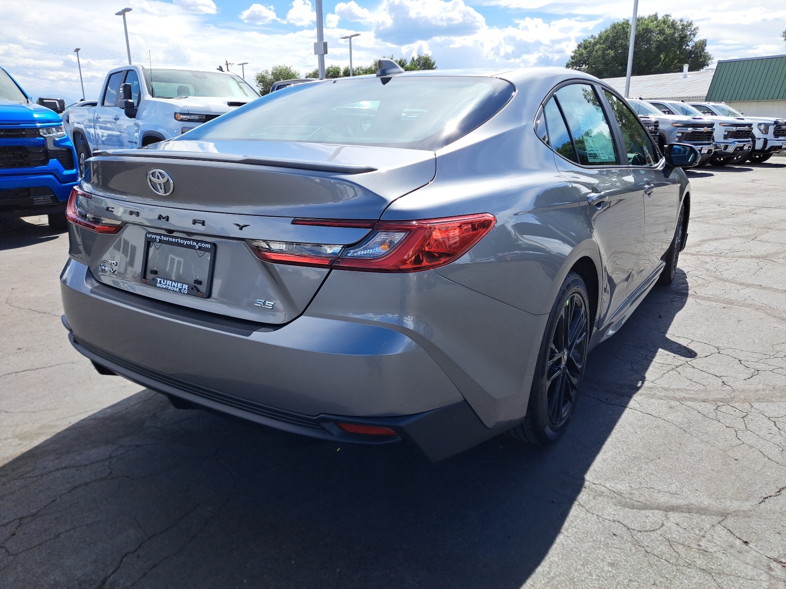 2025 Toyota Camry SE photo 3