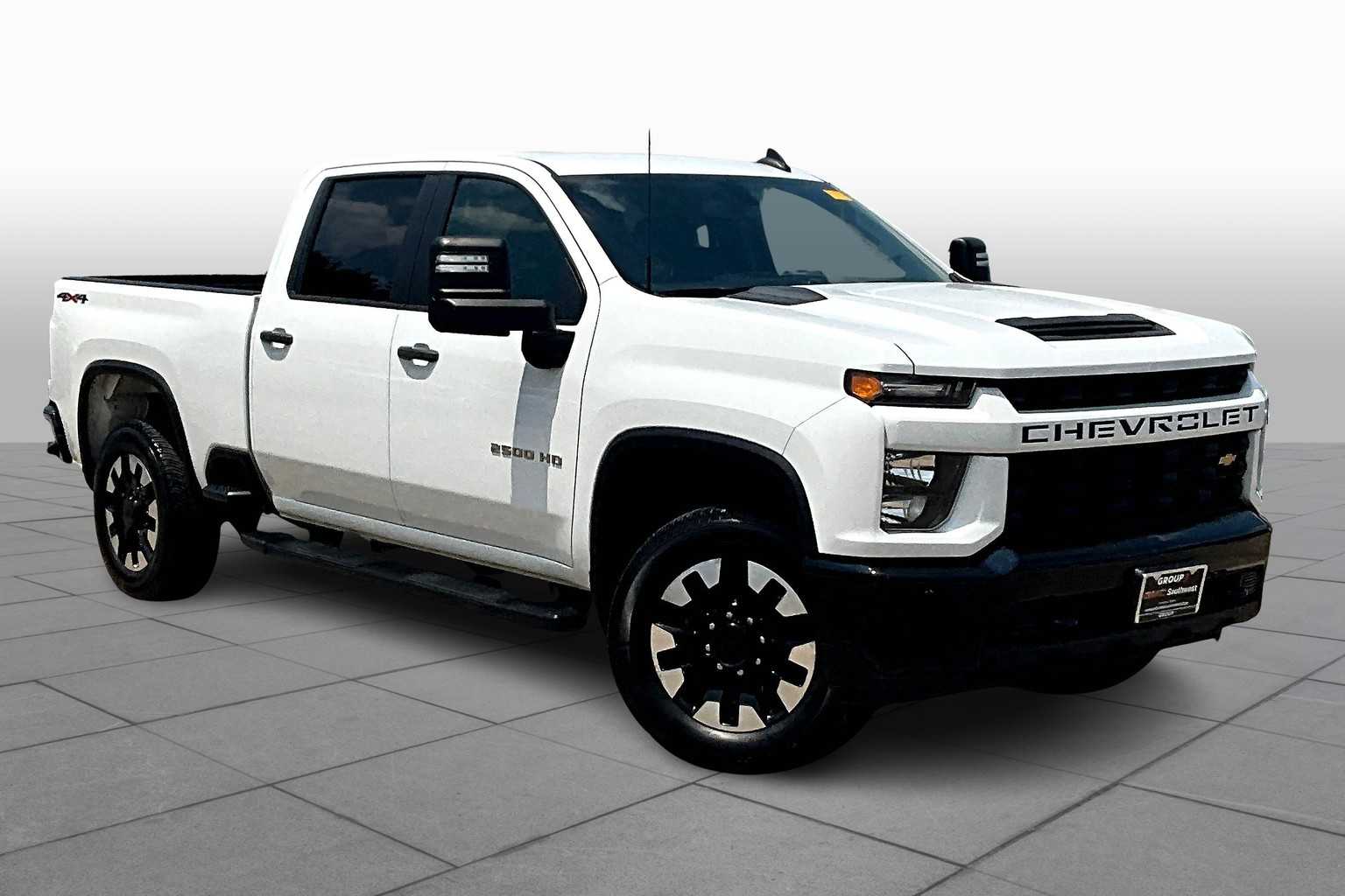 2020 Chevrolet Silverado 2500HD Custom photo 2
