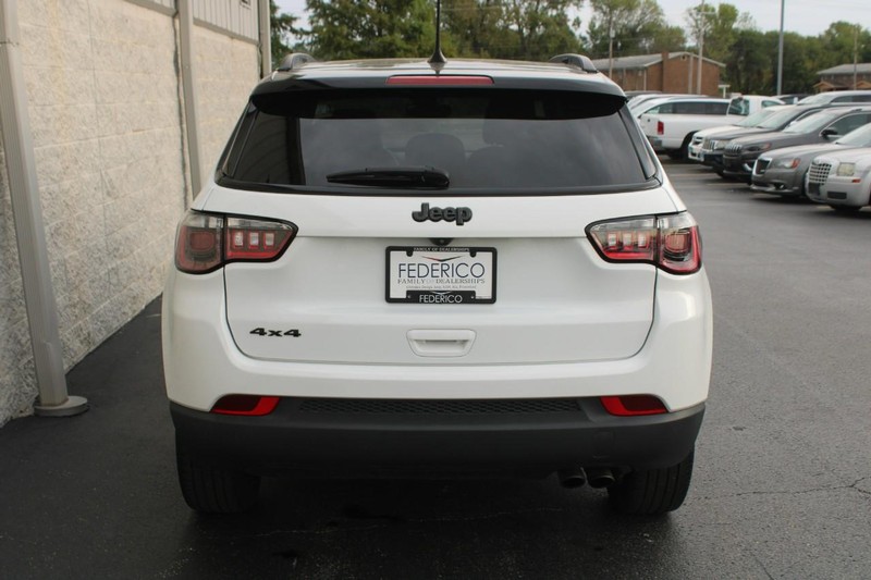 2022 Jeep Compass Altitude photo 2