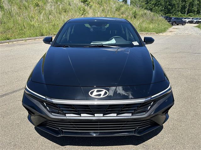 2025 Hyundai Elantra SEL Sport photo 8
