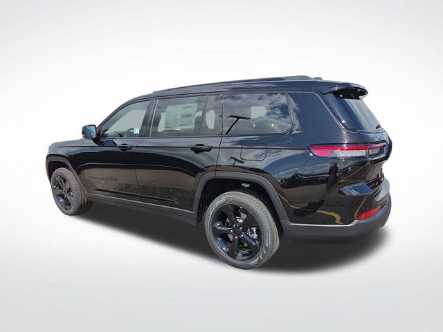 2025 Jeep Grand Cherokee Limited photo 2