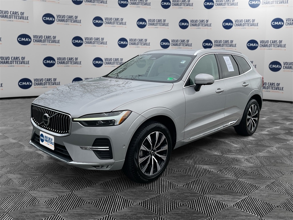 2023 Volvo XC60 Plus's photo