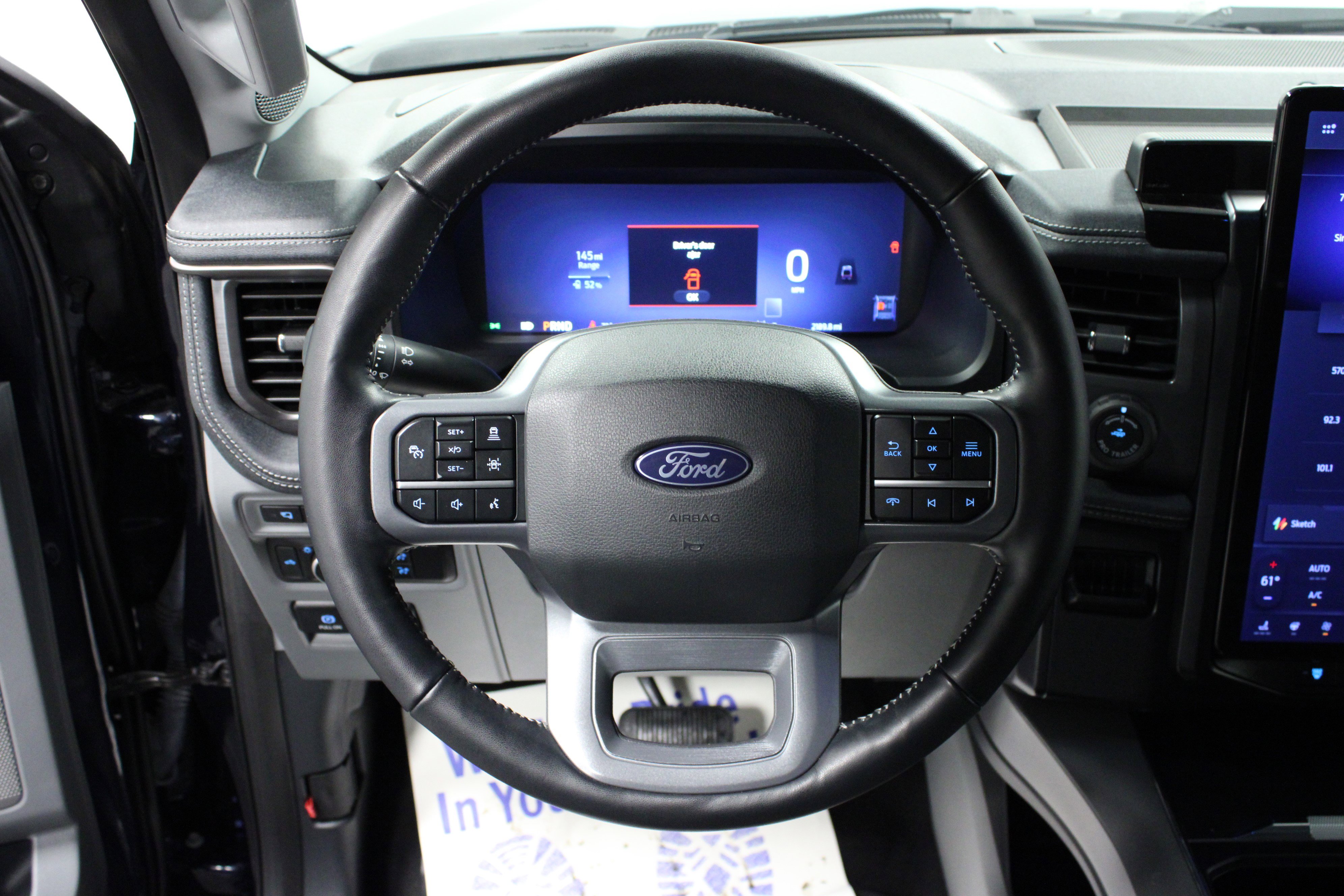 2024 Ford F-150 Lightning photo 13
