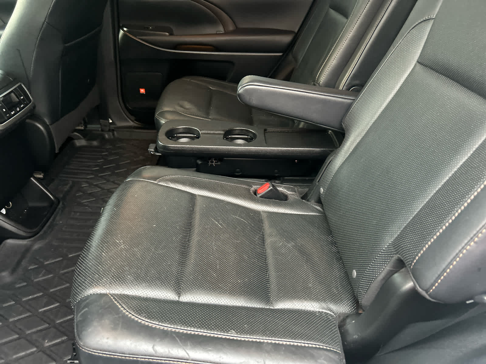 2016 Toyota Highlander Limited photo 6