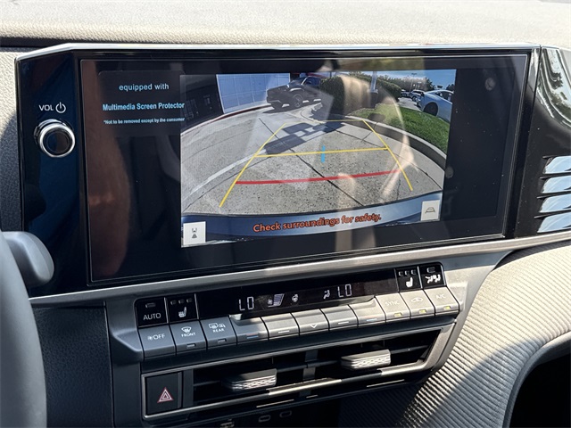 2025 Toyota Camry SE photo 20