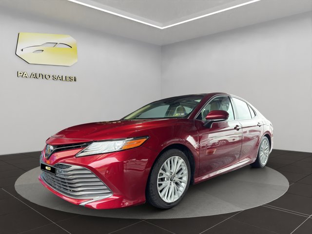 2018 Toyota Camry XLE photo 3