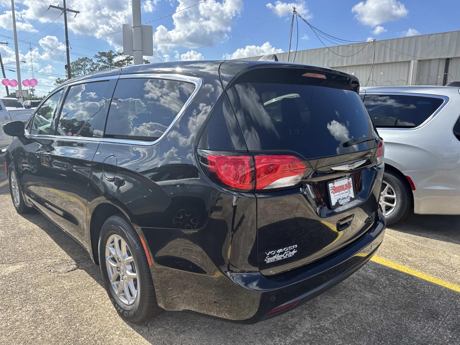 2026 Chrysler Voyager LX photo 4