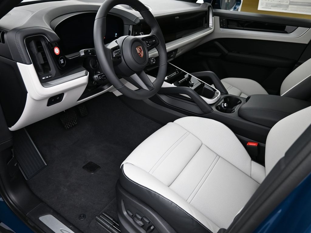 2026 Porsche Cayenne E-Hybrid Coupe photo 4