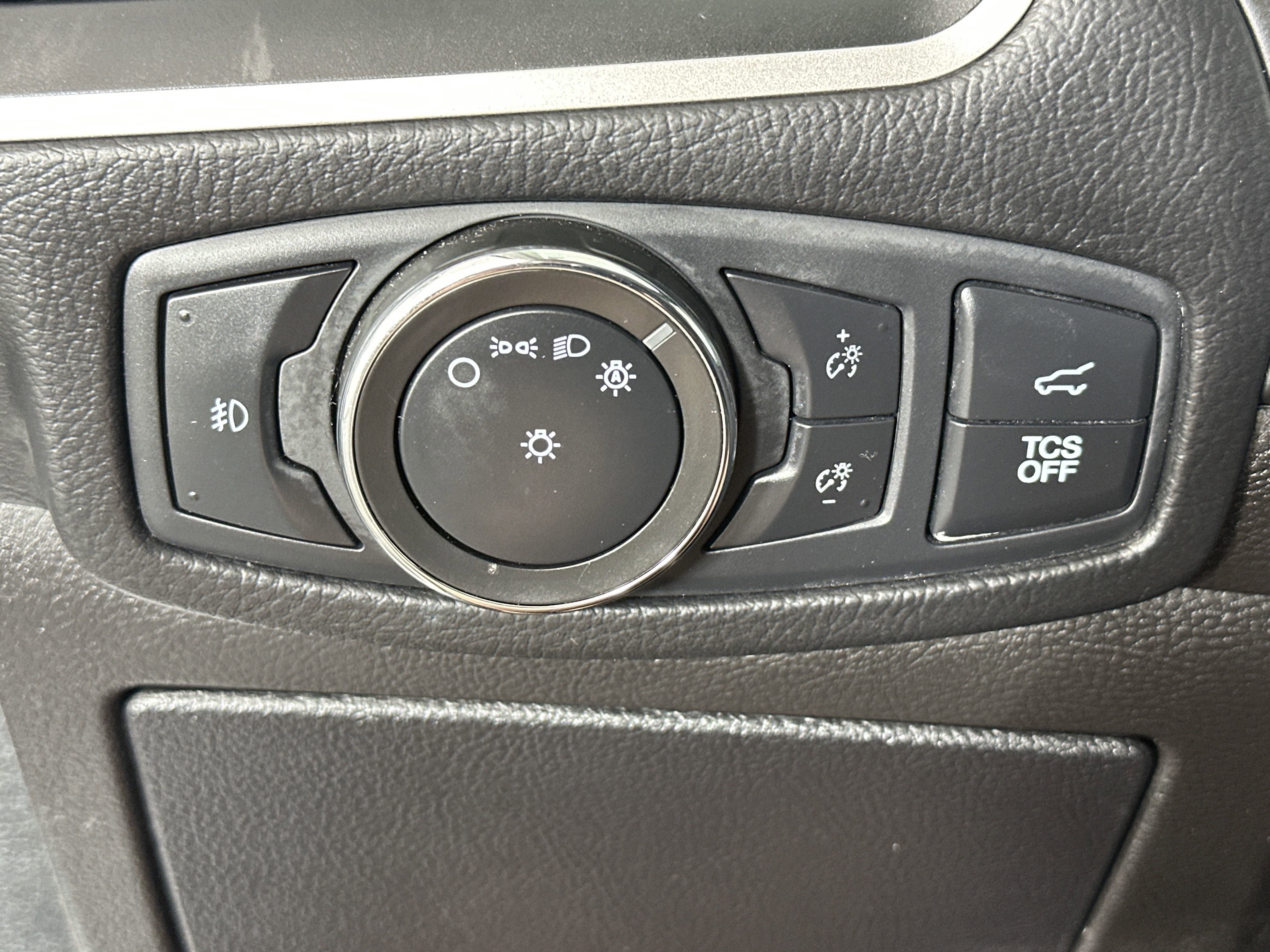 2020 Ford Edge SEL photo 14