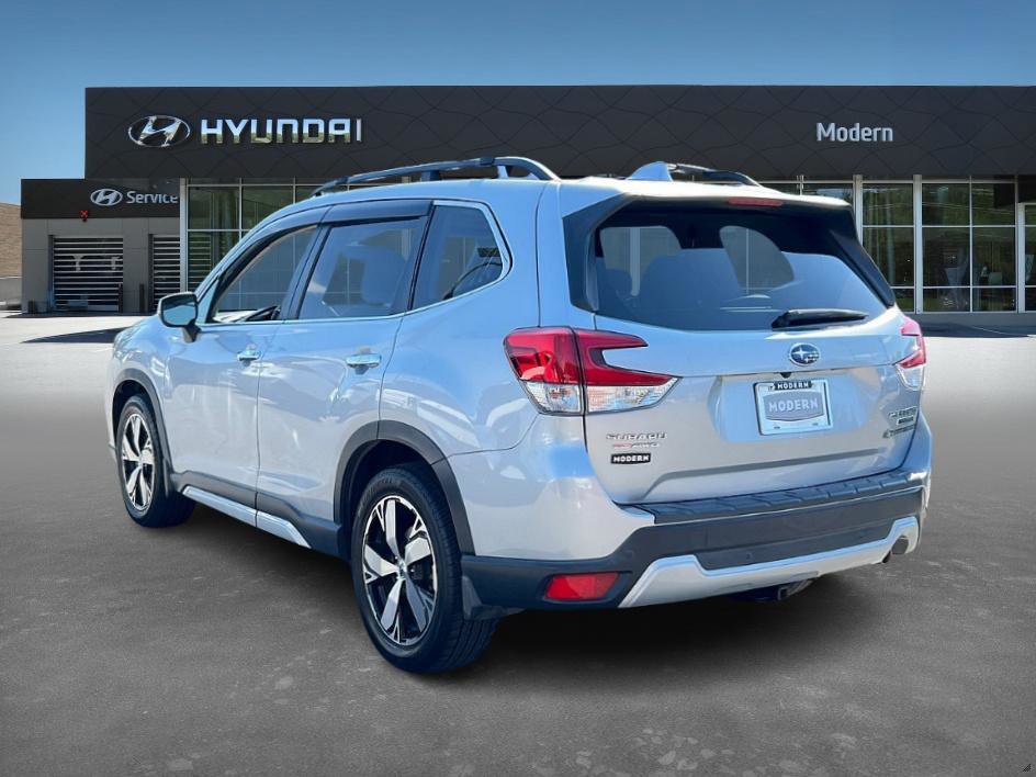 2019 Subaru Forester Touring photo 4