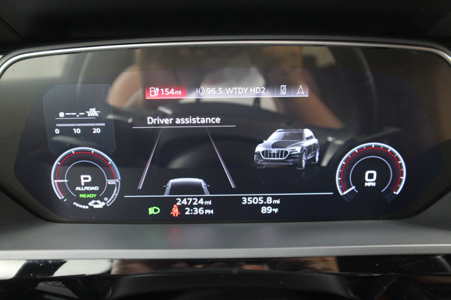 2022 Audi e-tron Premium Plus photo 18