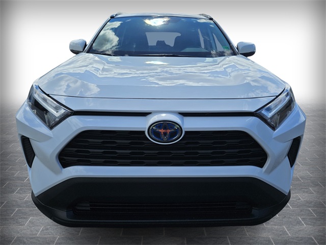 2024 Toyota RAV4 Hybrid XLE photo 2