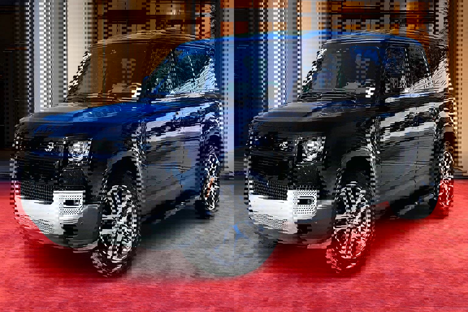 2025 Land Rover Defender S's photo