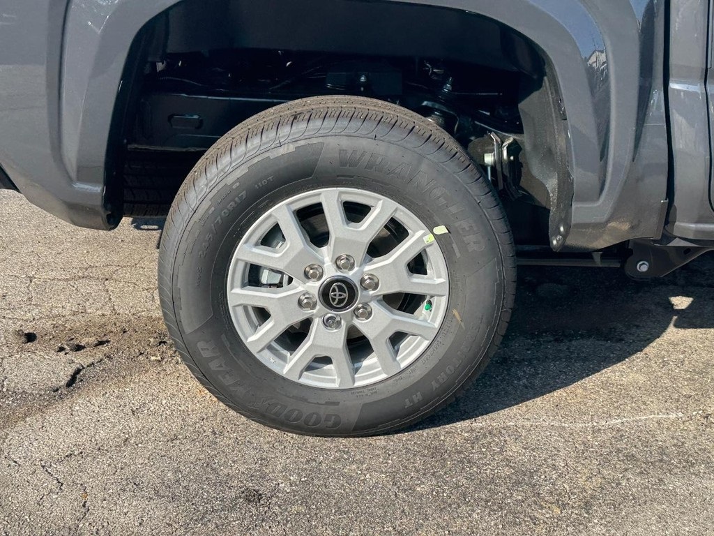 2025 Toyota Tacoma SR5 4x4 Double Cab photo 4