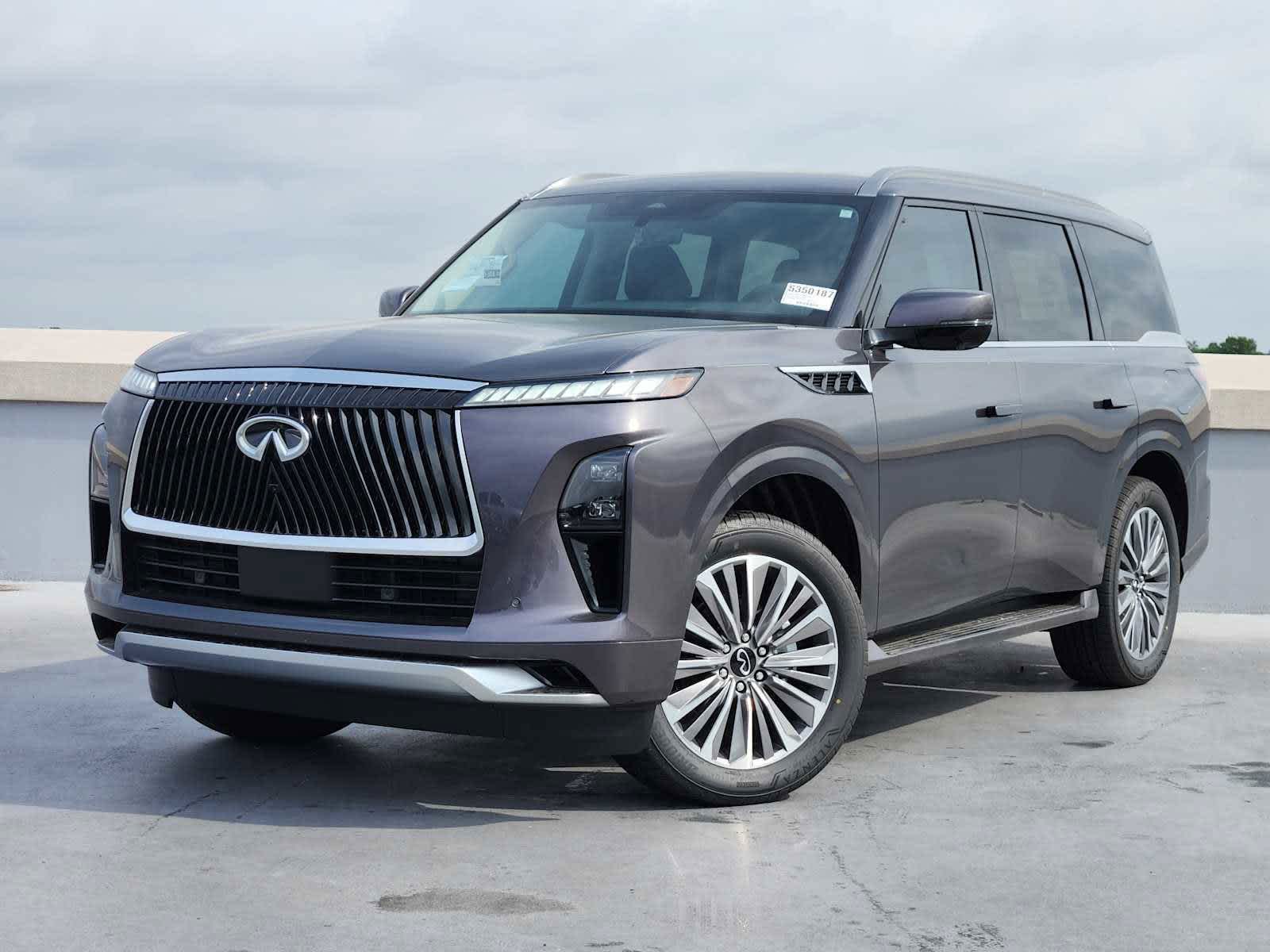 2025 INFINITI QX80 LUXE