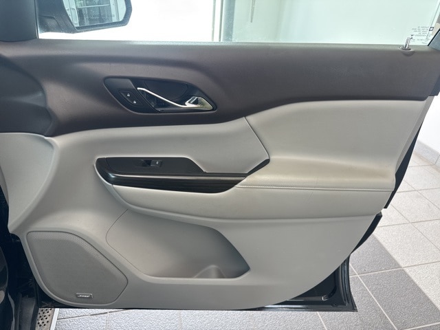 2017 Gmc Acadia SLT photo 12