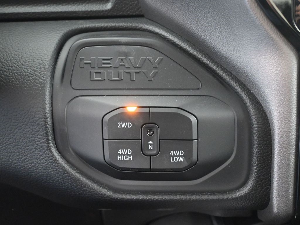 2025 Ram 2500 Big Horn photo 6
