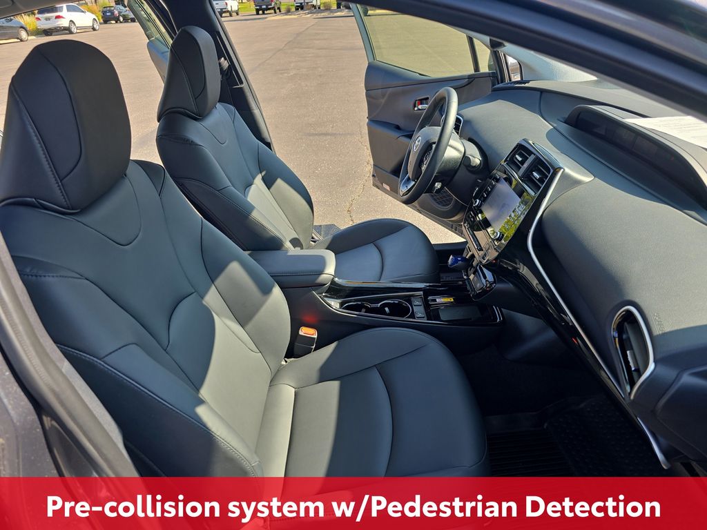 2022 Toyota Prius XLE AWD-e photo 10