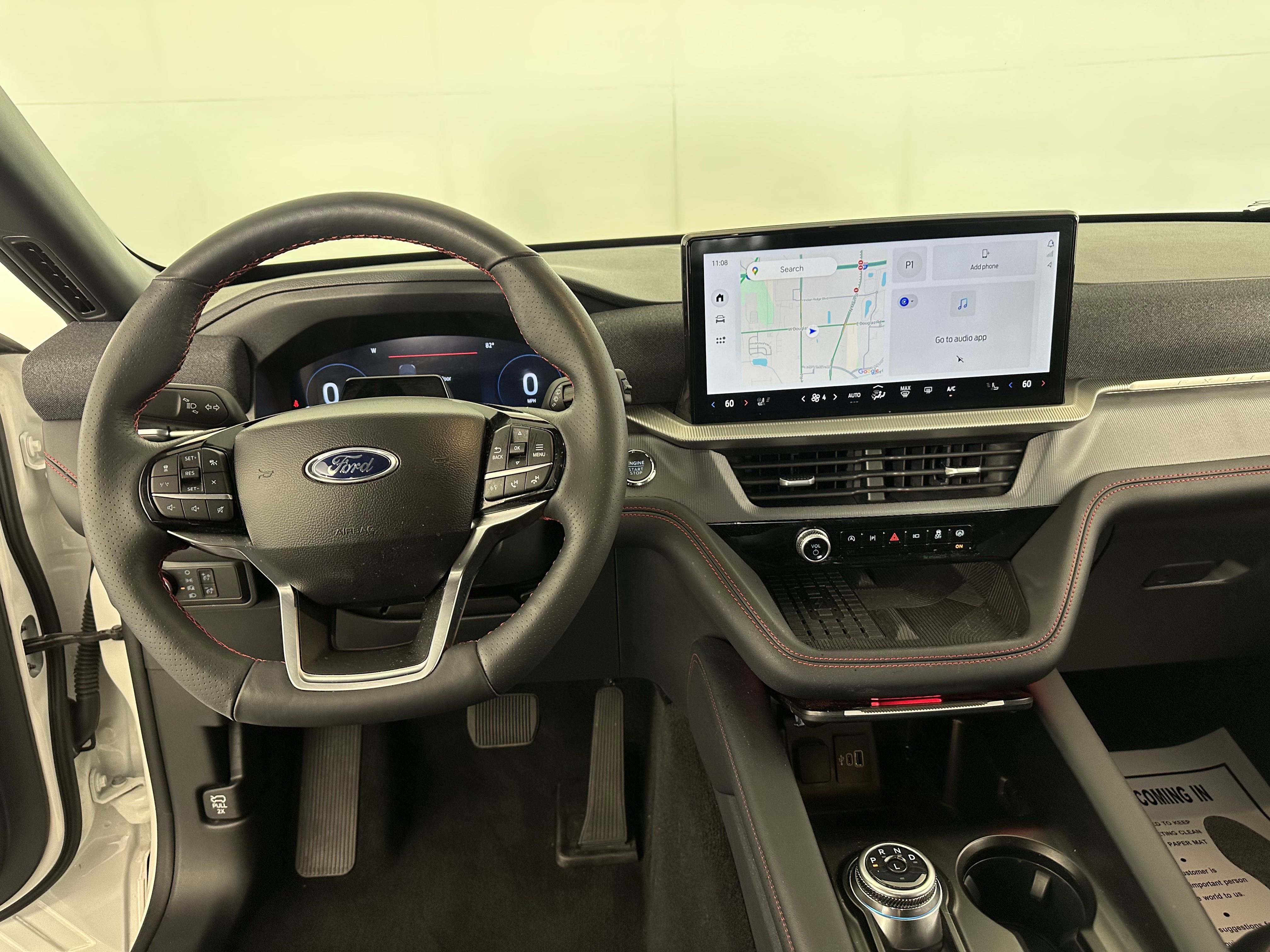 2025 Ford Explorer ST-Line Sport photo 2