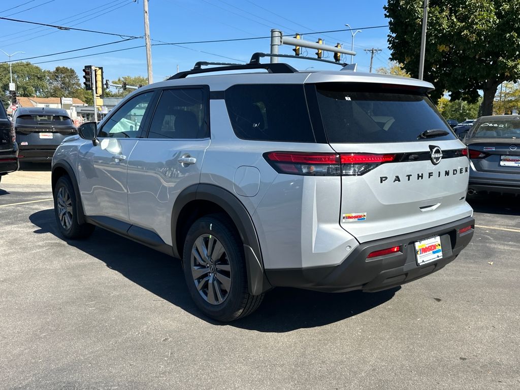 2025 Nissan Pathfinder SV photo 3