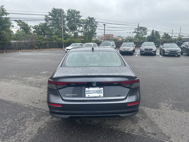 2025 Honda Accord SE photo 2
