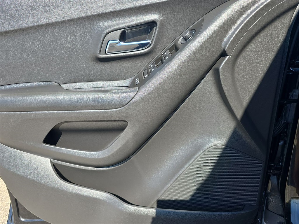 2022 Chevrolet Trax LT photo 23