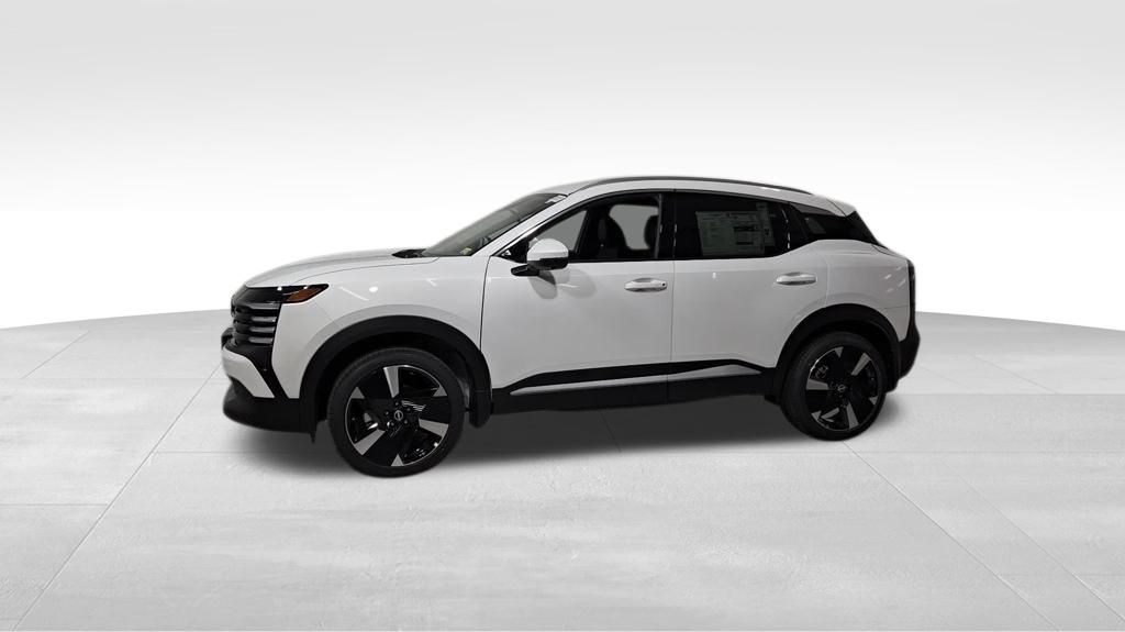 2025 Nissan Kicks SR photo 2