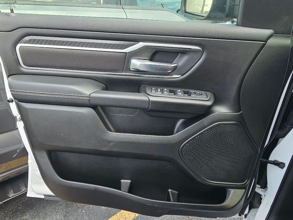 2025 RAM 1500 - Image 25