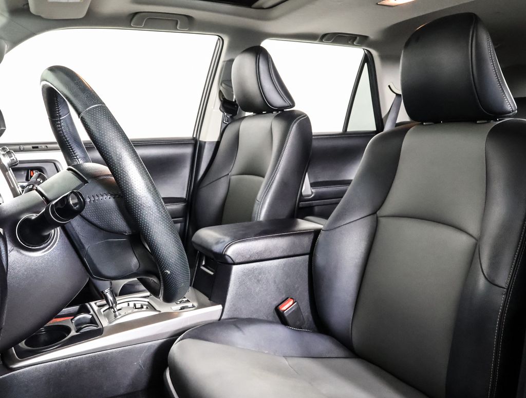 2015 Toyota 4Runner SR5 Premium photo 6