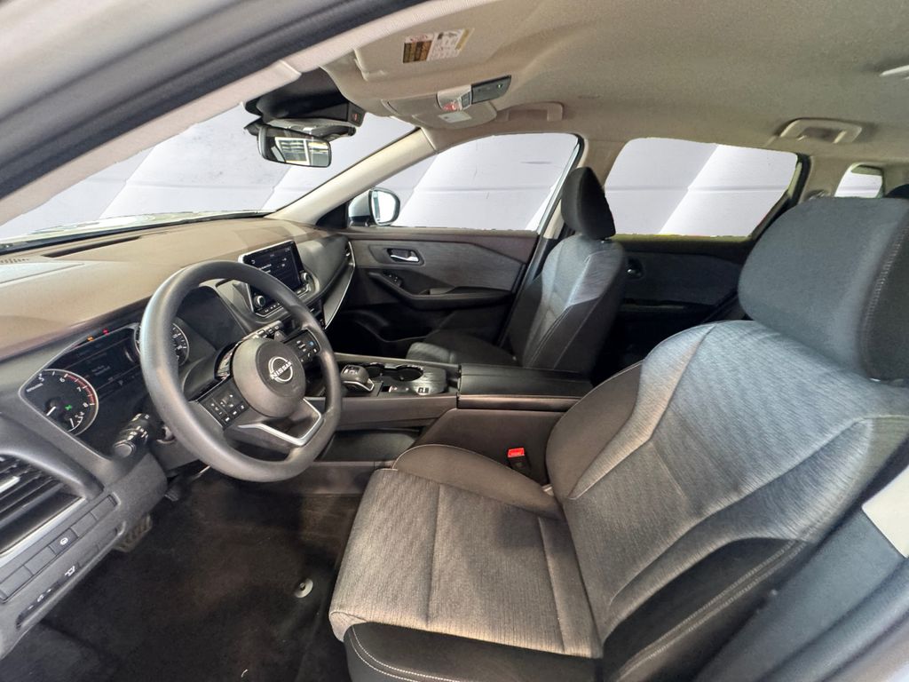 2023 Nissan Rogue SV photo 7
