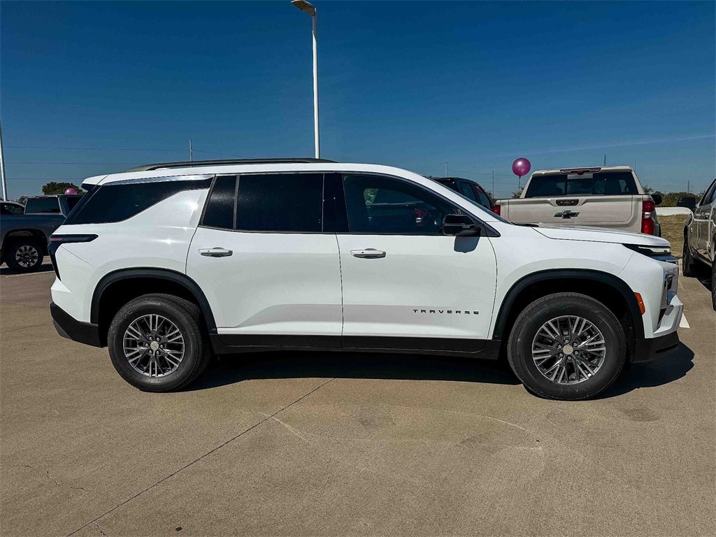 2026 Chevrolet Traverse photo 4
