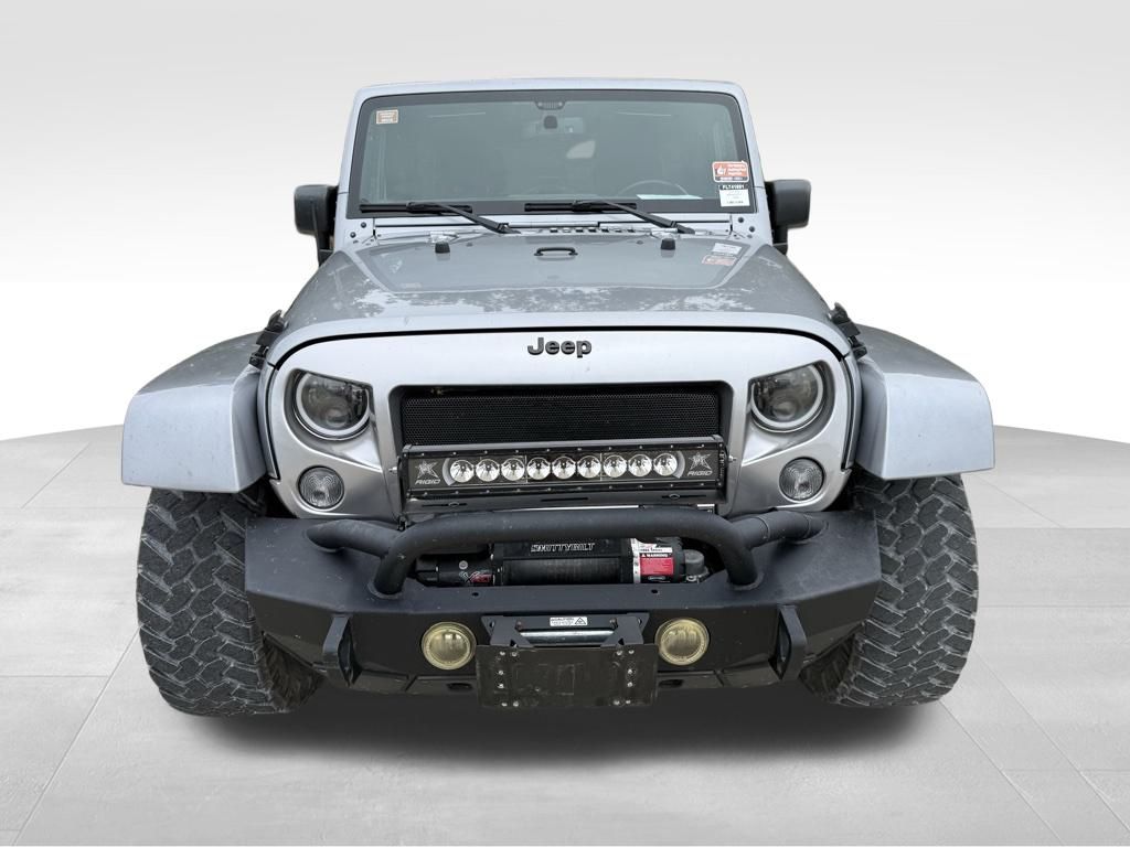 2015 Jeep Wrangler Unlimited Sahara photo 3
