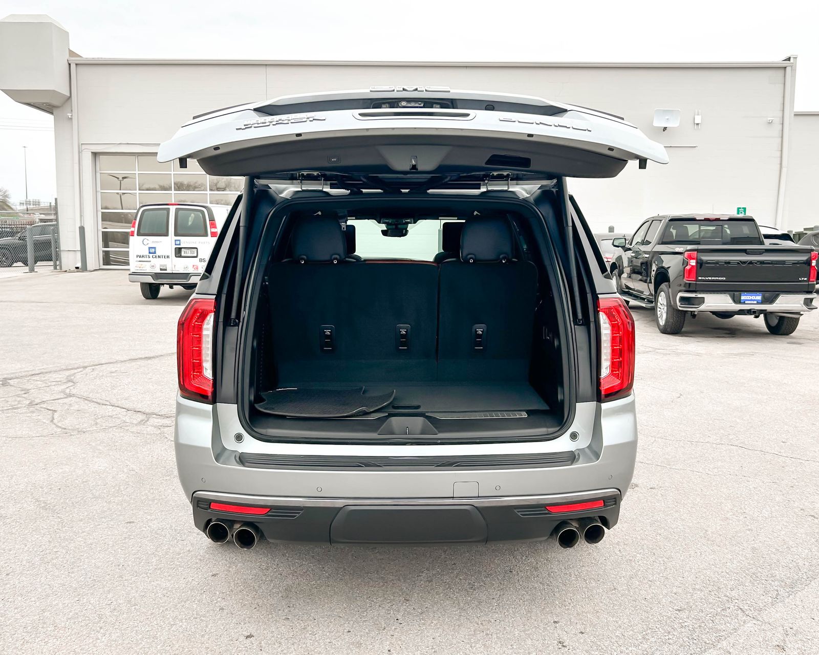 2023 Gmc Yukon Denali Ultimate photo 19