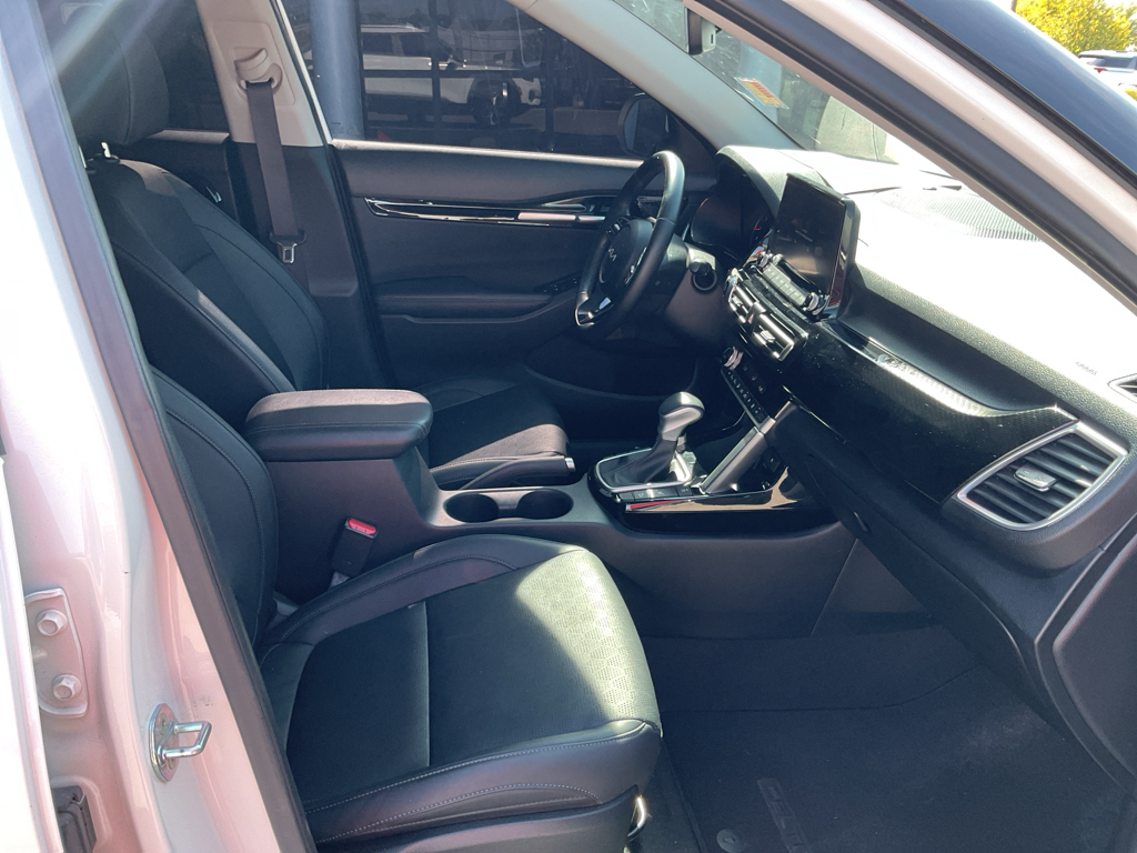 2023 Kia Seltos EX photo 9