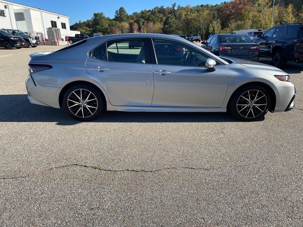 2023 Toyota Camry SE photo 3