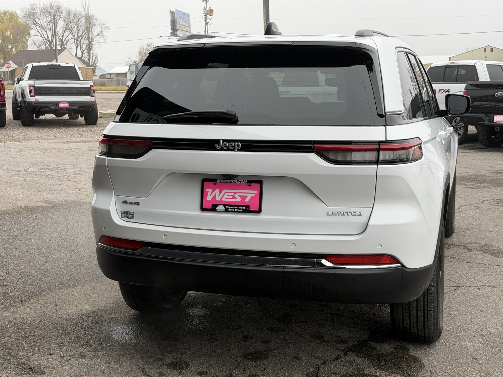 2024 Jeep Grand Cherokee Limited photo 3