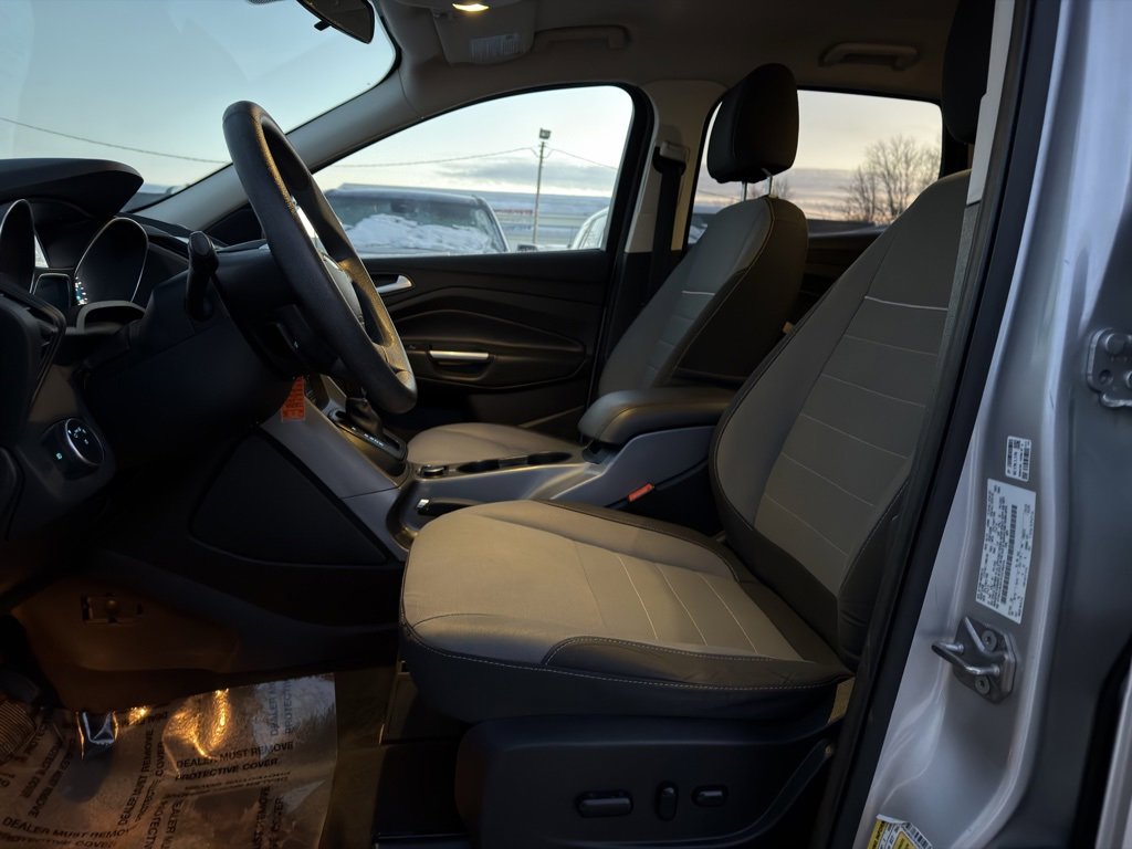 Used 2015 Ford Escape SE with VIN 1FMCU9GX1FUC58310 for sale in Wellington, OH