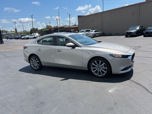 2025 Mazda Mazda3 Sedan 2.5 s Preferred photo 3