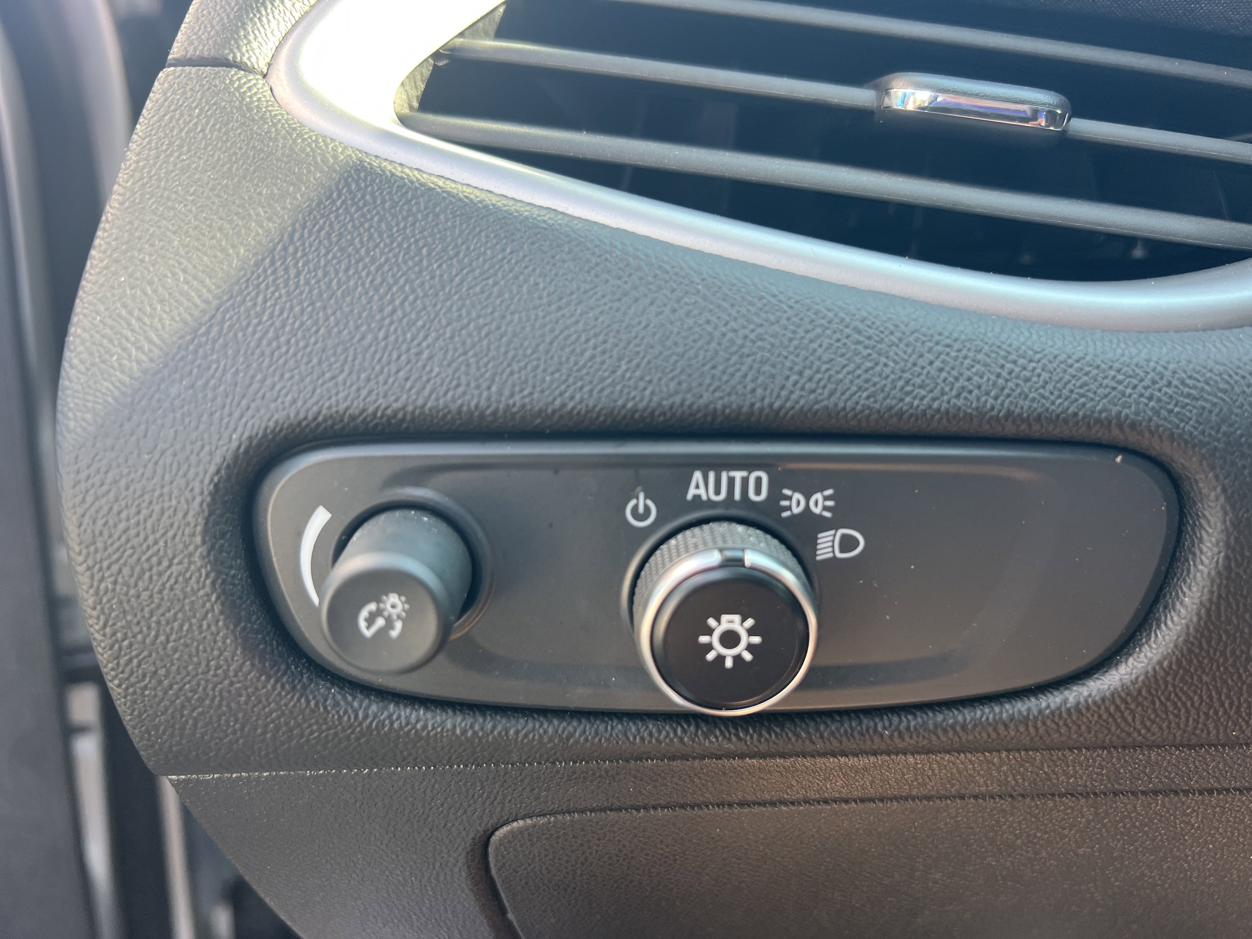 2022 Chevrolet Malibu 1LT photo 14