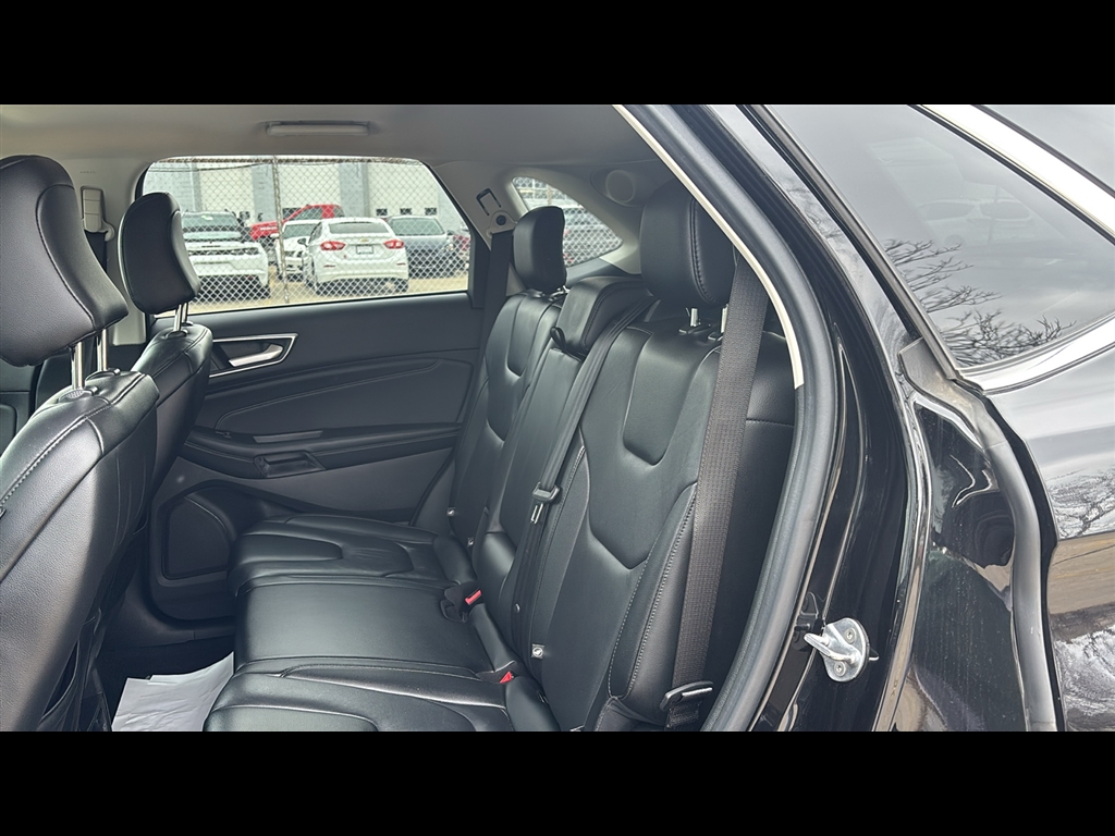 2022 Ford Edge Titanium photo 20