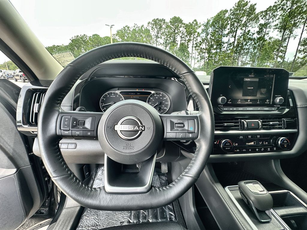 2024 Nissan Pathfinder SV photo 11
