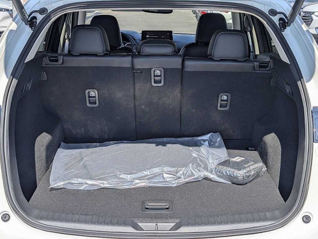 2025 Mazda CX-5 2.5 S Preferred photo 9