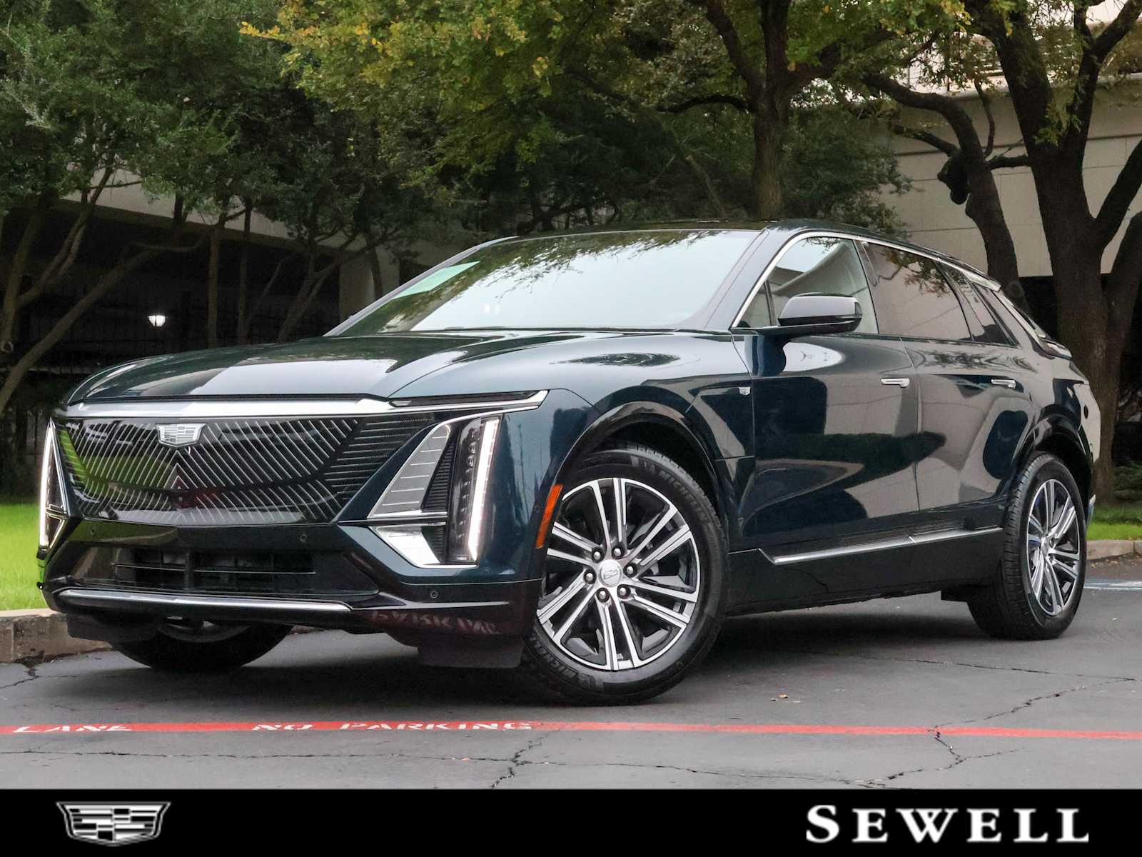 2025 Cadillac LYRIQ Luxury 1's photo