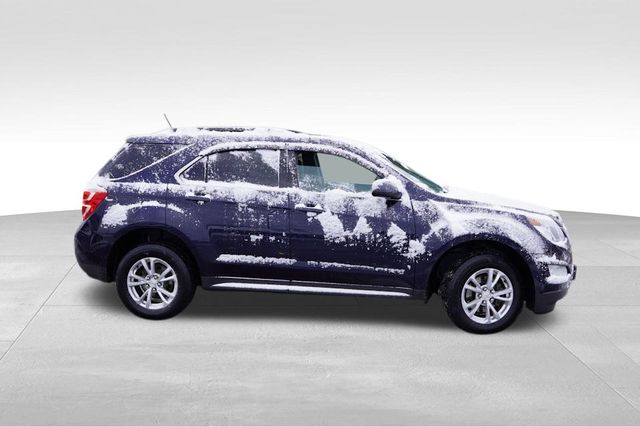 2017 Chevrolet Equinox LT photo 3