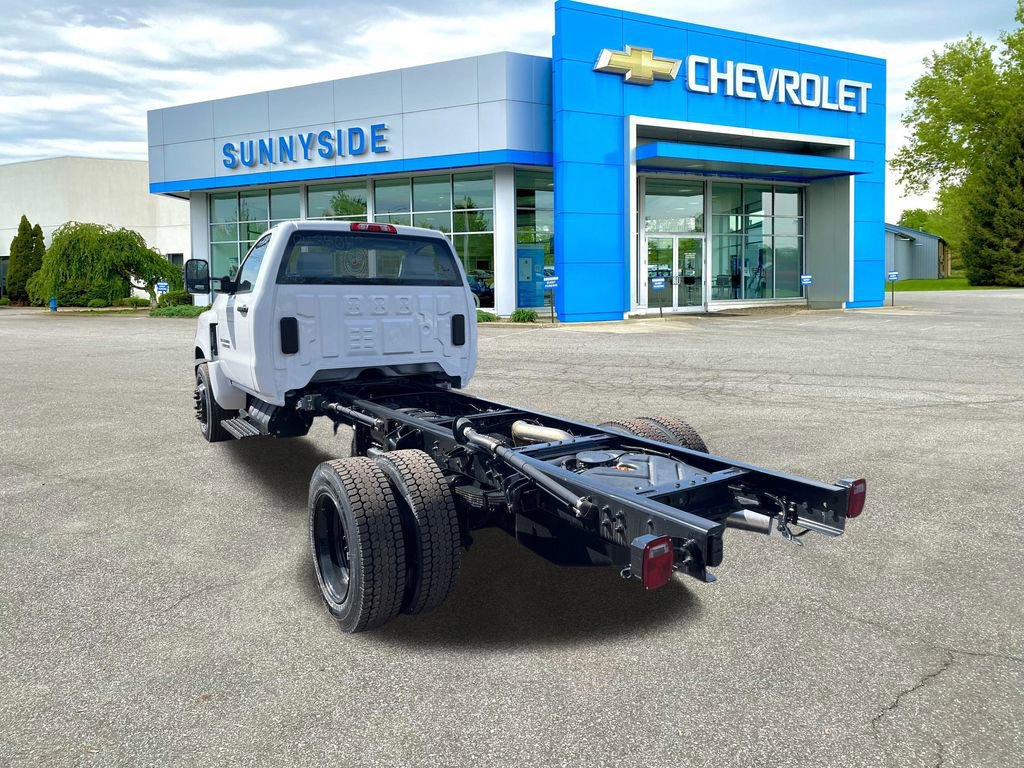2024 Chevrolet Silverado 5500HD Work Truck photo 3