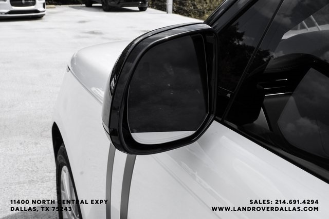 2023 Land Rover Range Rover SE photo 40