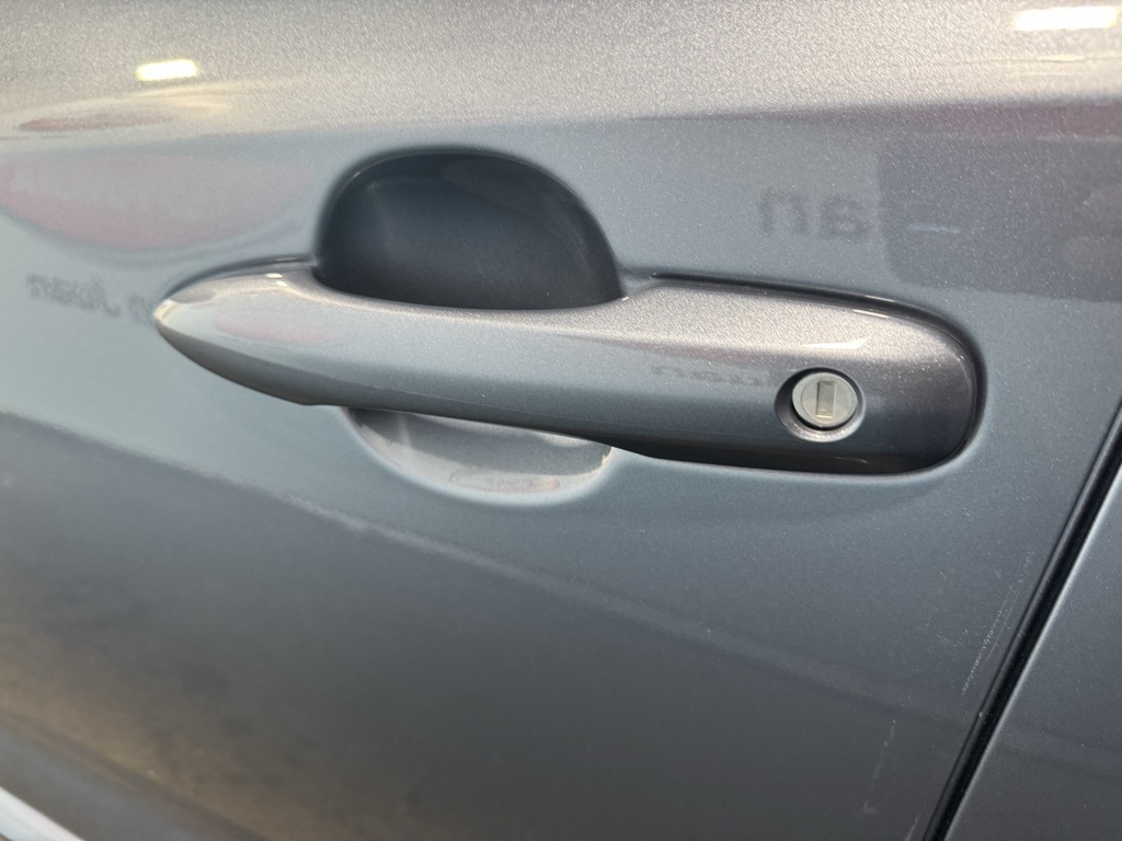 2025 Toyota Corolla SE photo 12